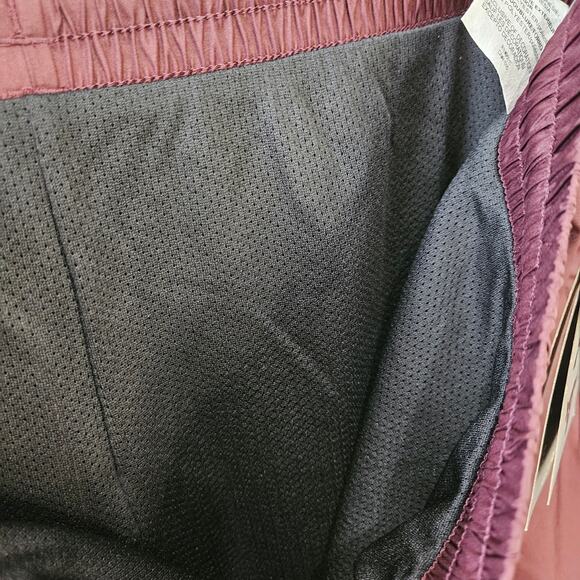 Under Armour Women's Project Rock Woven Joggers Burgundy Black Large - Picture 7 of 10